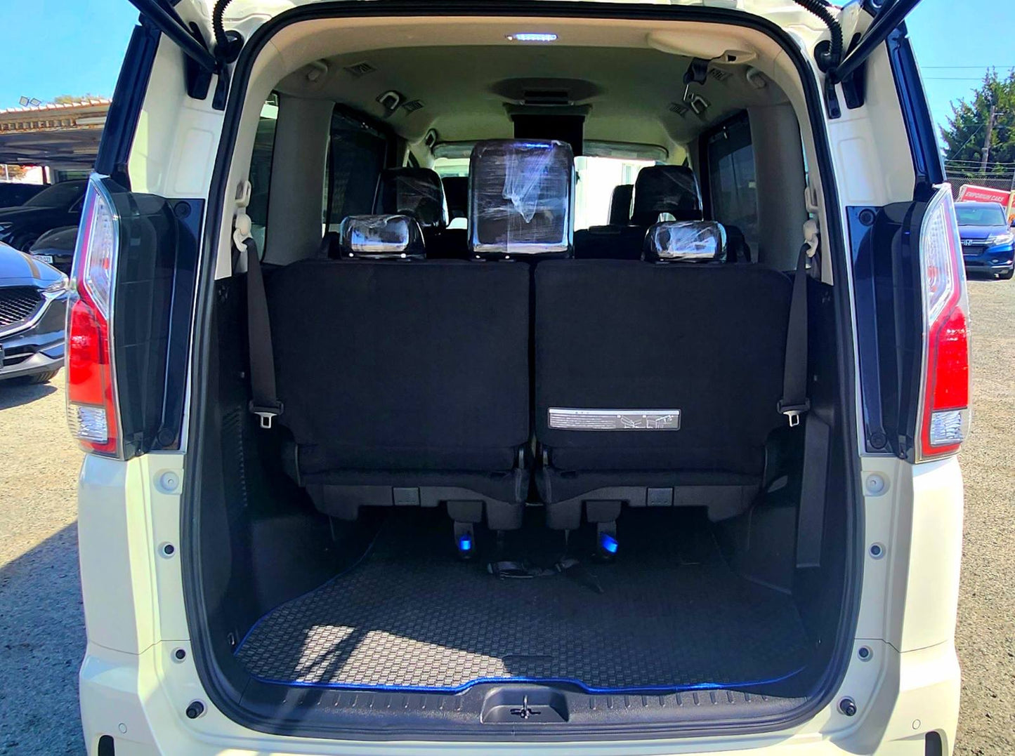 Serena Hybrid ✨Highway Star✨7-Seats 2,0L