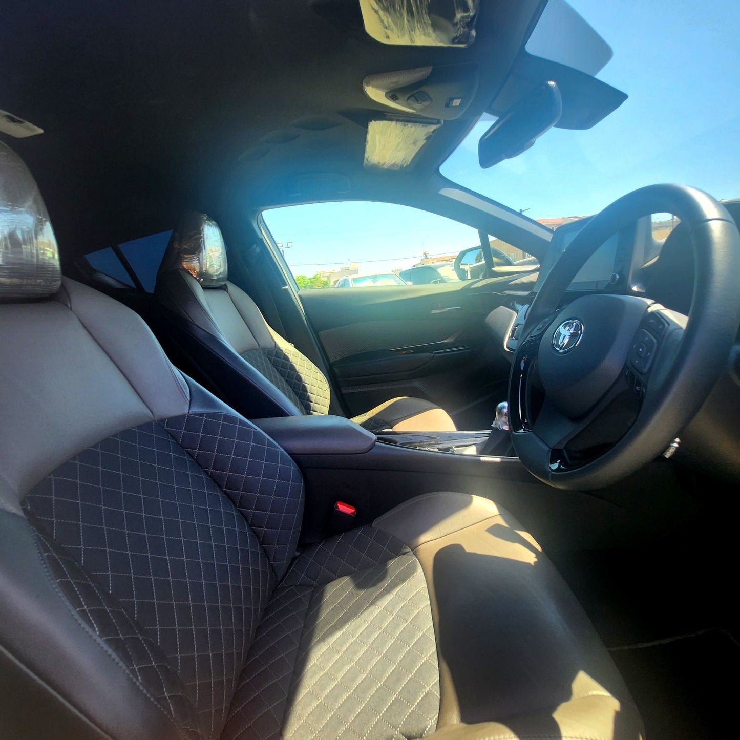 C-HR Hybrid 1.8L