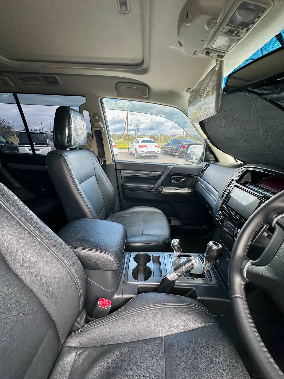 MITSUBISHI PAJERO