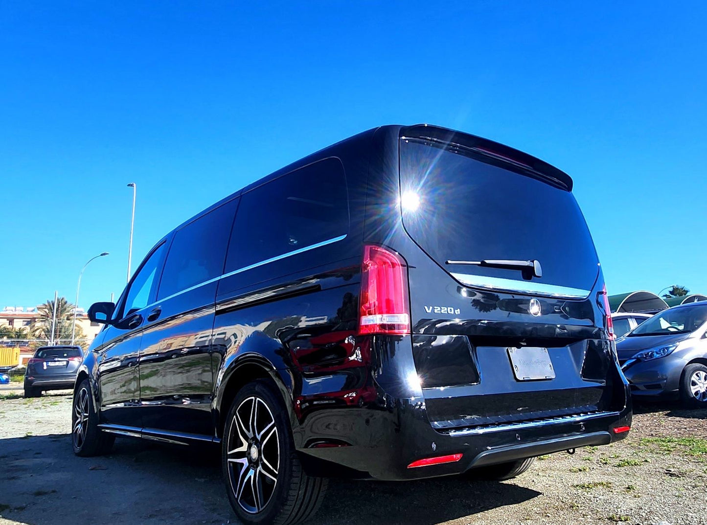 Mercedes Benz V-Class LONG Avantgarde PANORAMIC 7 Seats 2,2L
