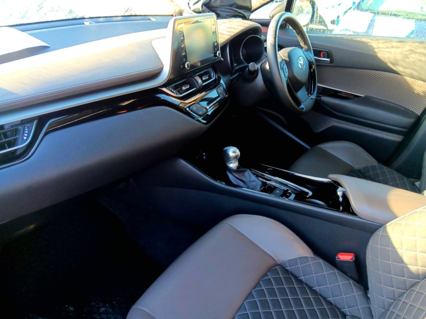 C-HR HYBRID 1.8L