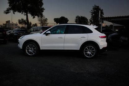 Cayenne (PANORAMIC ROOF) 3.0L